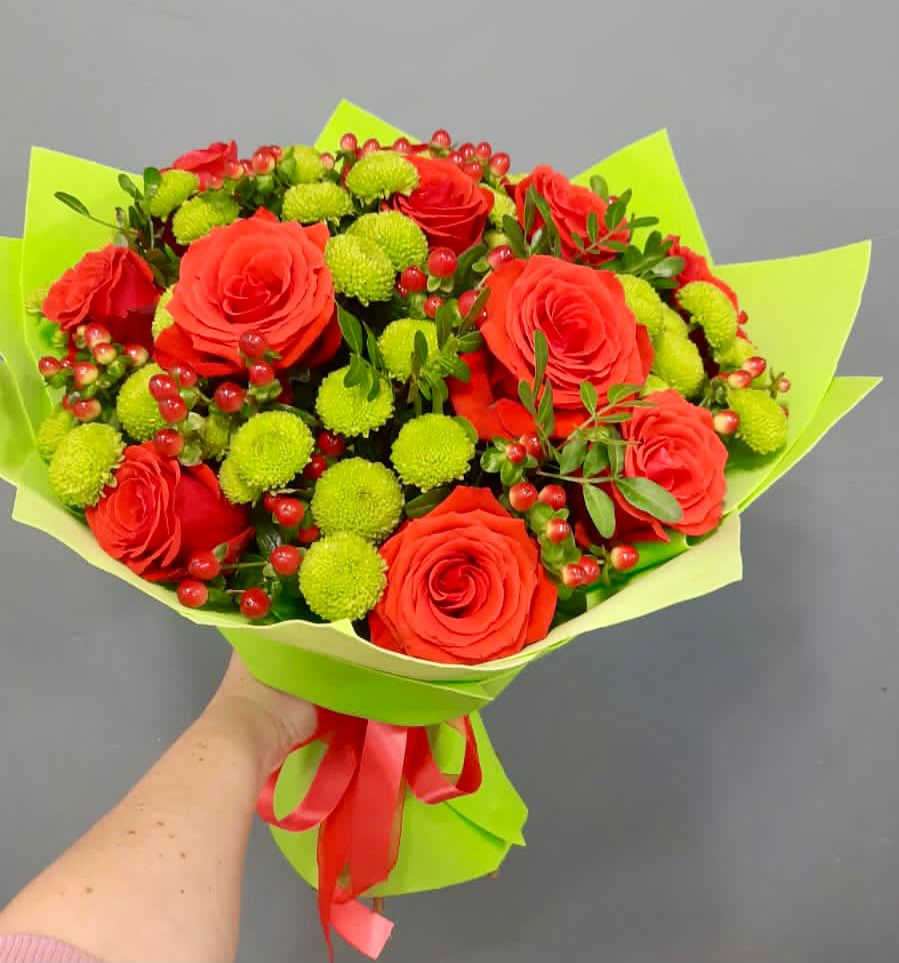 Букет цветов из: Хризантемы и Розы в Октябрьском Оренбургская область