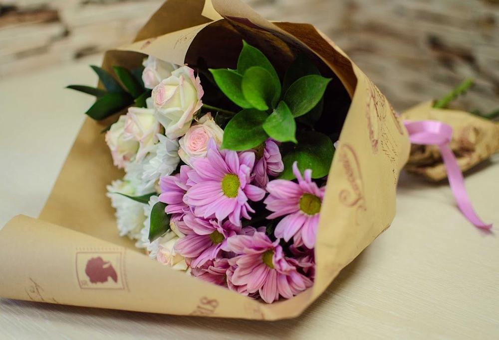 Букет цветов из: Розы и Хризантемы в Октябрьском Оренбургская область