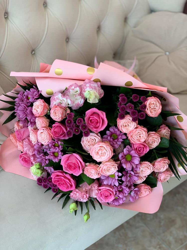 Букет цветов из: Хризантемы, Розы и Лизиантусы в Октябрьском Оренбургская область