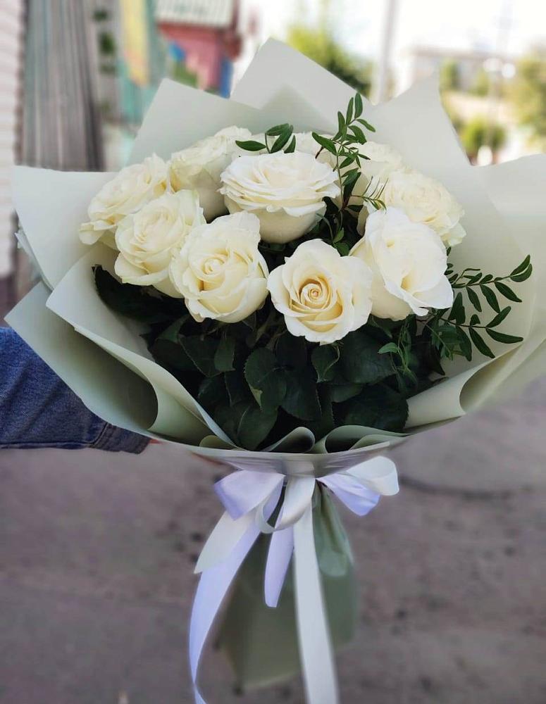 Букет Белые розы Проуд в Октябрьском Оренбургская область