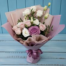 Букет цветов из:  Розы и Лизиантусы в Октябрьском Оренбургская область