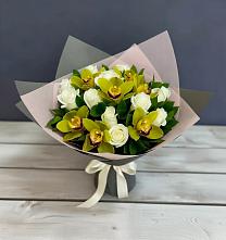 Букет цветов из:  Орхидеи и Розы в Октябрьском Оренбургская область