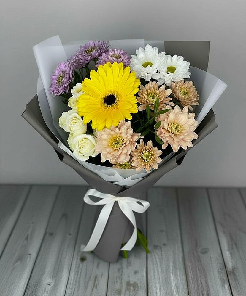 Букет цветов из: Розы, Герберы и Хризантемы в Октябрьском Оренбургская область