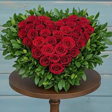 Цветочная композиция из Розы в виде сердца в Октябрьском Оренбургская область