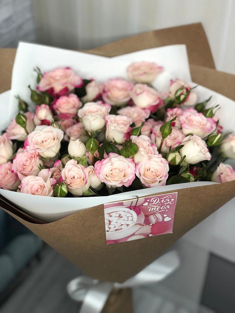 Букет цветов из: Розы в Октябрьском Оренбургская область