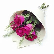 Букет цветов из:  Розы в Октябрьском Оренбургская область
