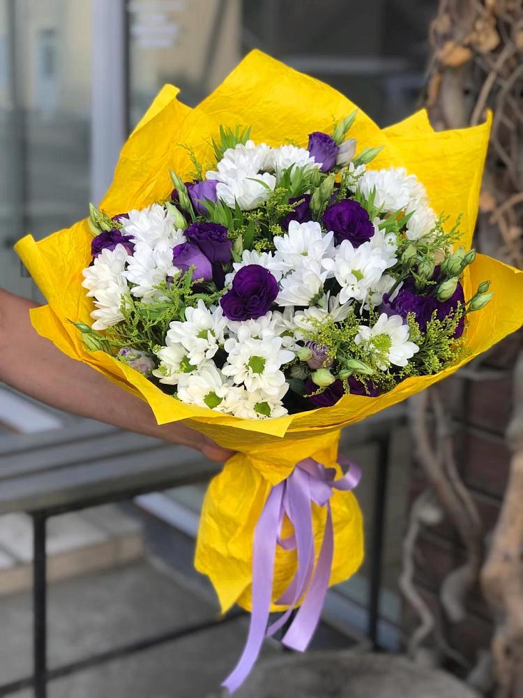 Букет цветов из: Ирисы, Хризантемы и Ромашки в Октябрьском Оренбургская область