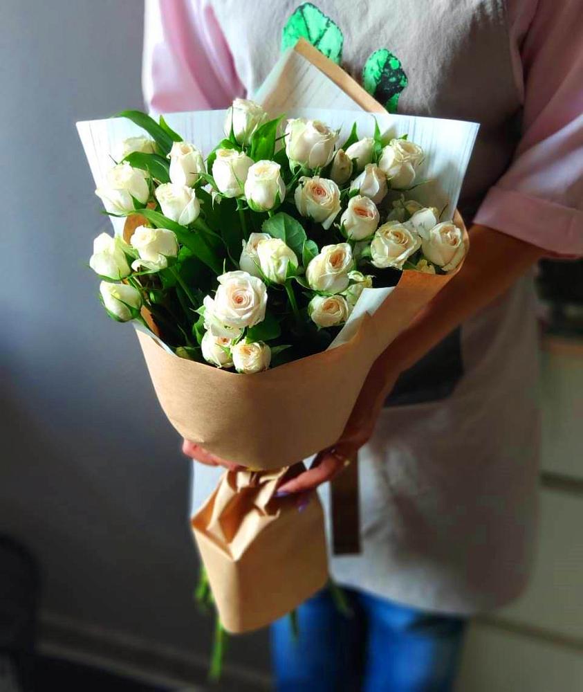Букет цветов из: Розы в Октябрьском Оренбургская область