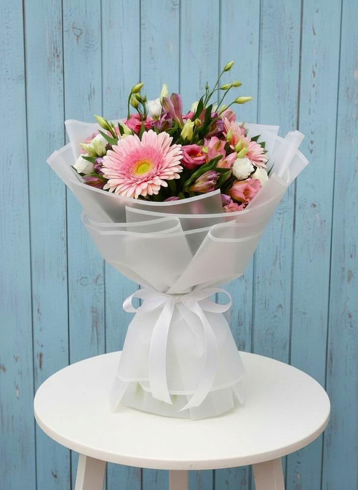 Букет цветов из: Герберы, Альстромерии и Лизиантусы в Октябрьском Оренбургская область