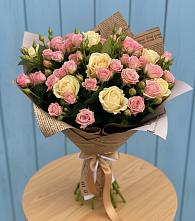 Букет цветов из:  Розы в Октябрьском Оренбургская область