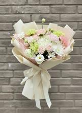 Букет цветов из:  Гвоздики, Розы, Лизиантусы и Хризантемы в Октябрьском Оренбургская область