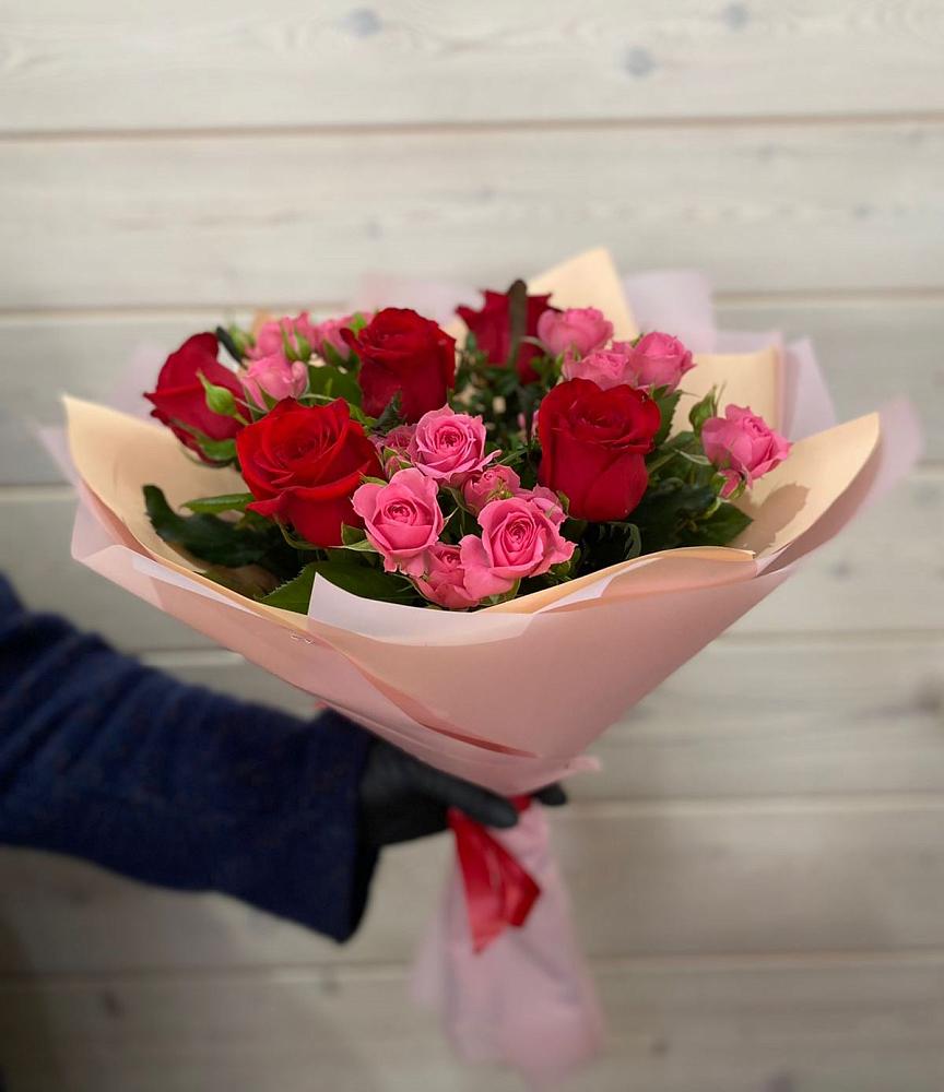 Букет цветов из: Розы в Октябрьском Оренбургская область