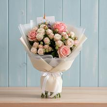 Букет цветов из:  Розы в Октябрьском Оренбургская область