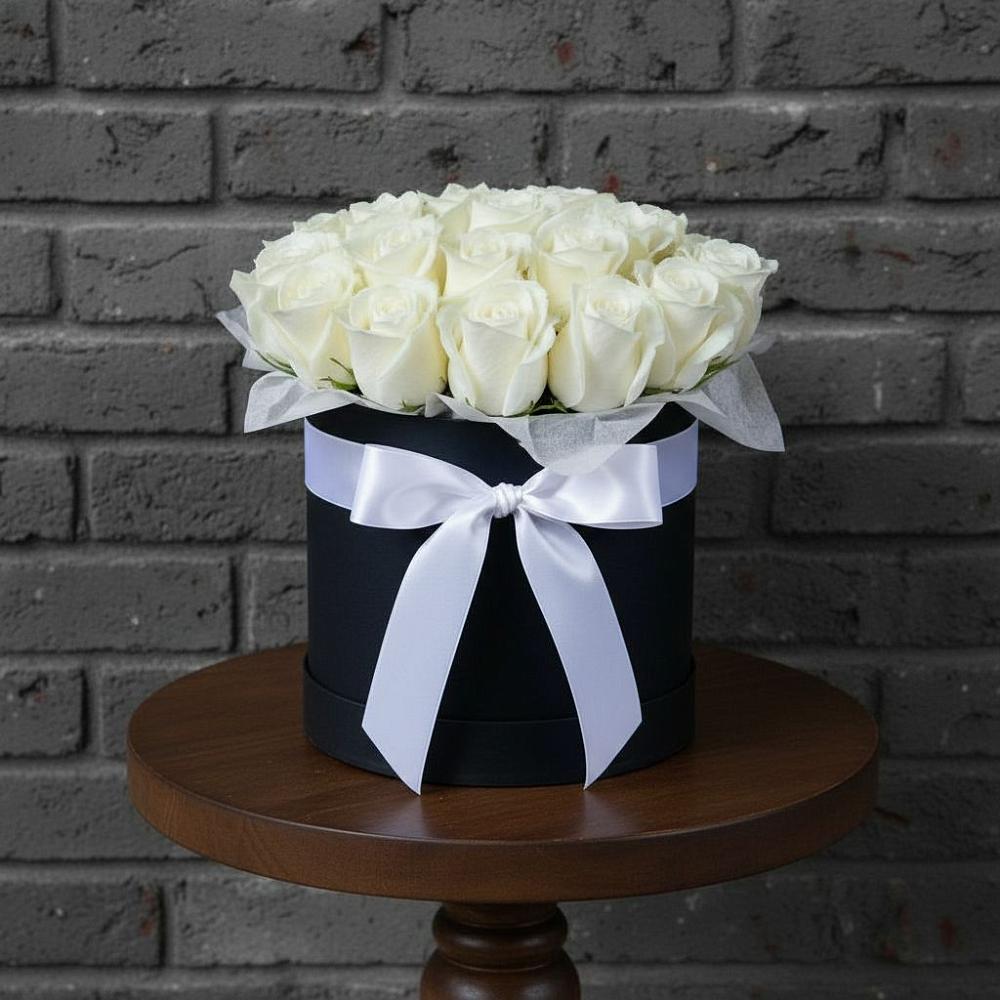 Цветочная композиция из Розы в шляпной коробке в Октябрьском Оренбургская область