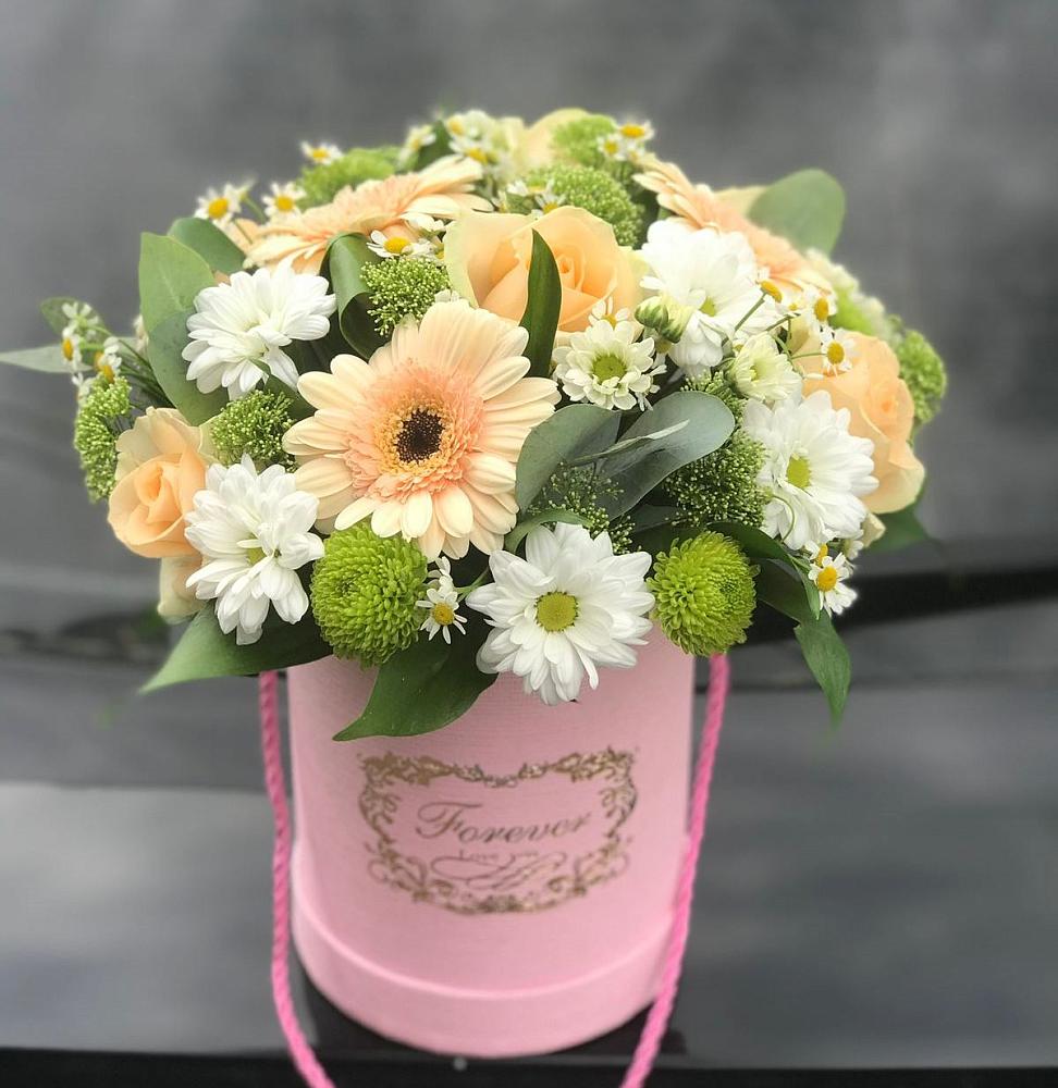 Цветочная композиция из Розы, Герберы и Хризантемы в шляпной коробке в Октябрьском Оренбургская область