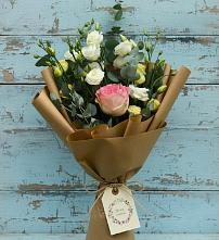 Букет цветов из:  Розы и Лизиантусы в Октябрьском Оренбургская область