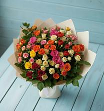 Букет Микс из разноцветных кустовых роз в Октябрьском Оренбургская область