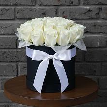 Цветочная композиция из Розы в шляпной коробке в Октябрьском Оренбургская область